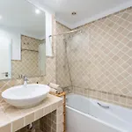 Selwo Hills 3 * إِستيبونا